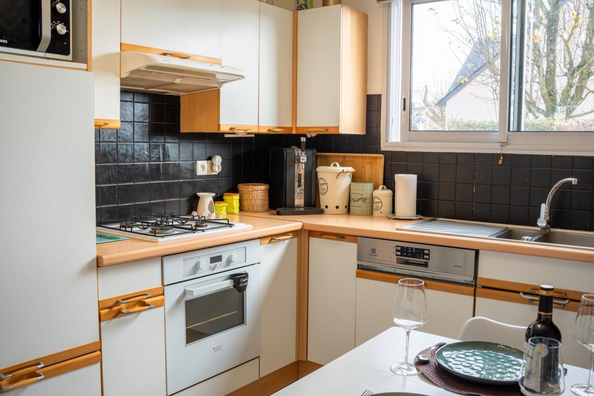 Apartment Maison, 3 Ch, Proximite Gare,c Commercial,c Laval (Mayenne)
